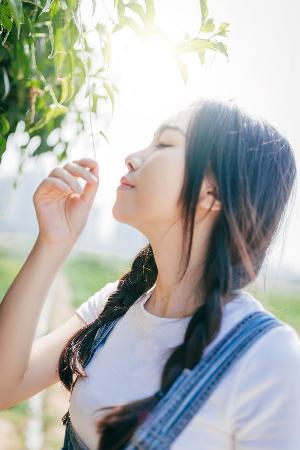 诱女偷伦初尝云雨H