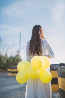 《卖房子的女人》